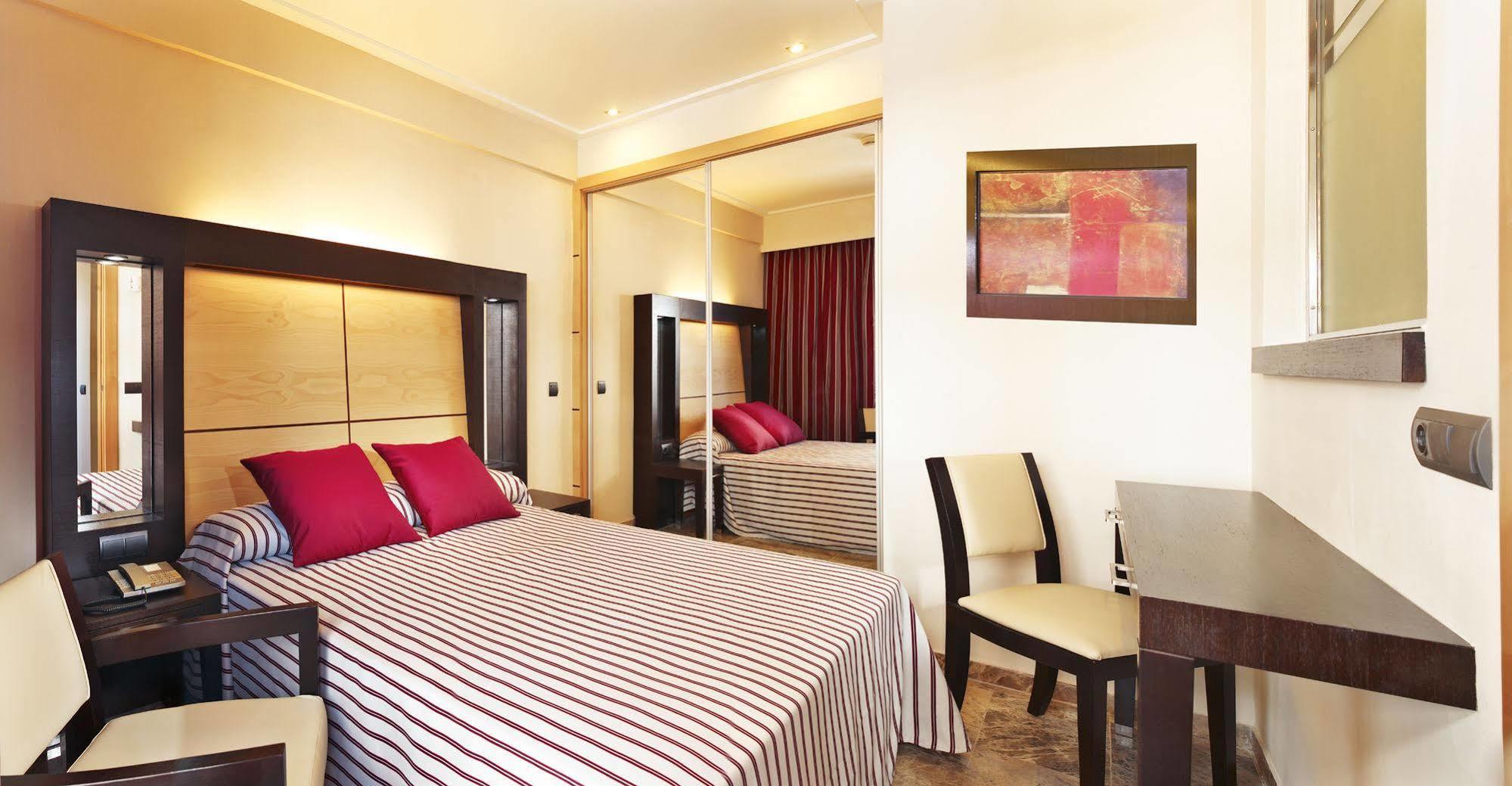 Mll Mediterranean Bay - Adults Only El Arenal  Exterior foto
